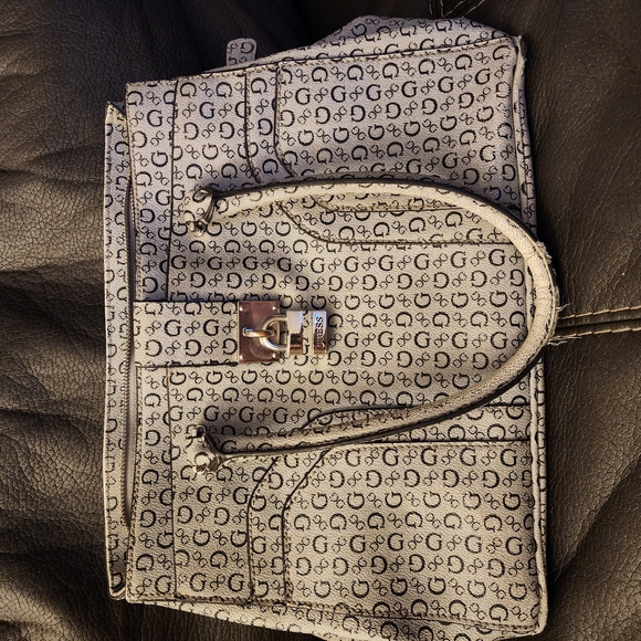 GUESS Leopard Print Women's Bag - Picture 2 of 3